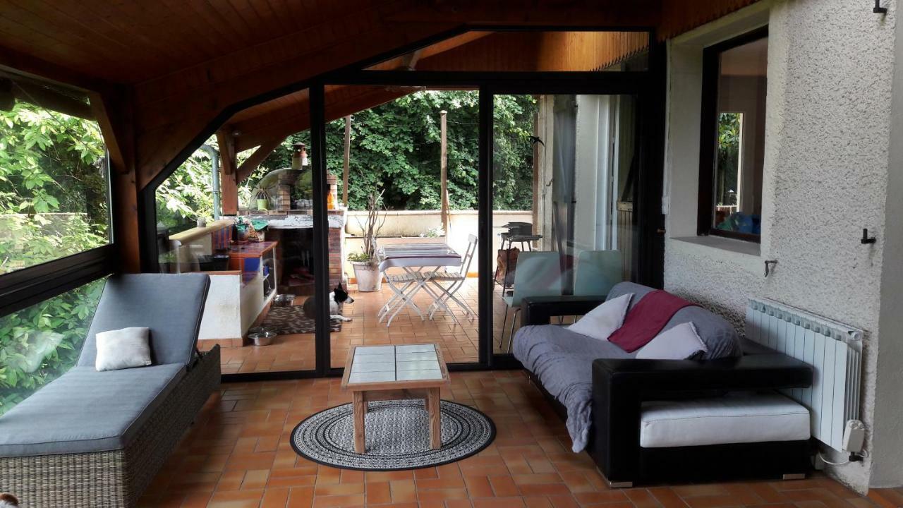 B&B En Plein Coeur De La Foret Artiguelouve Exterior photo