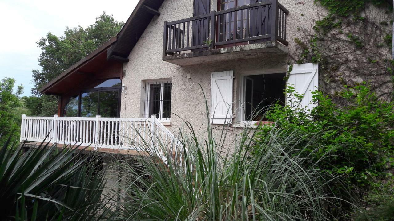 B&B En Plein Coeur De La Foret Artiguelouve Exterior photo
